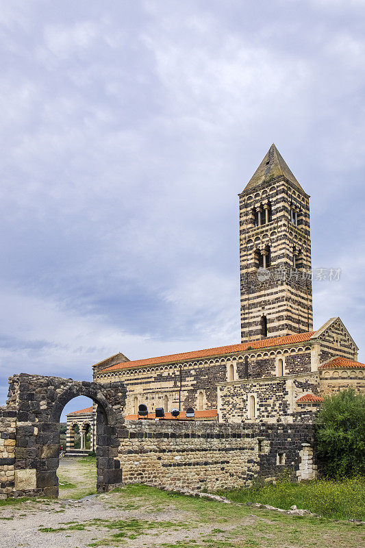 Basilica di Saccargia，位于撒丁岛北部的罗马式建筑